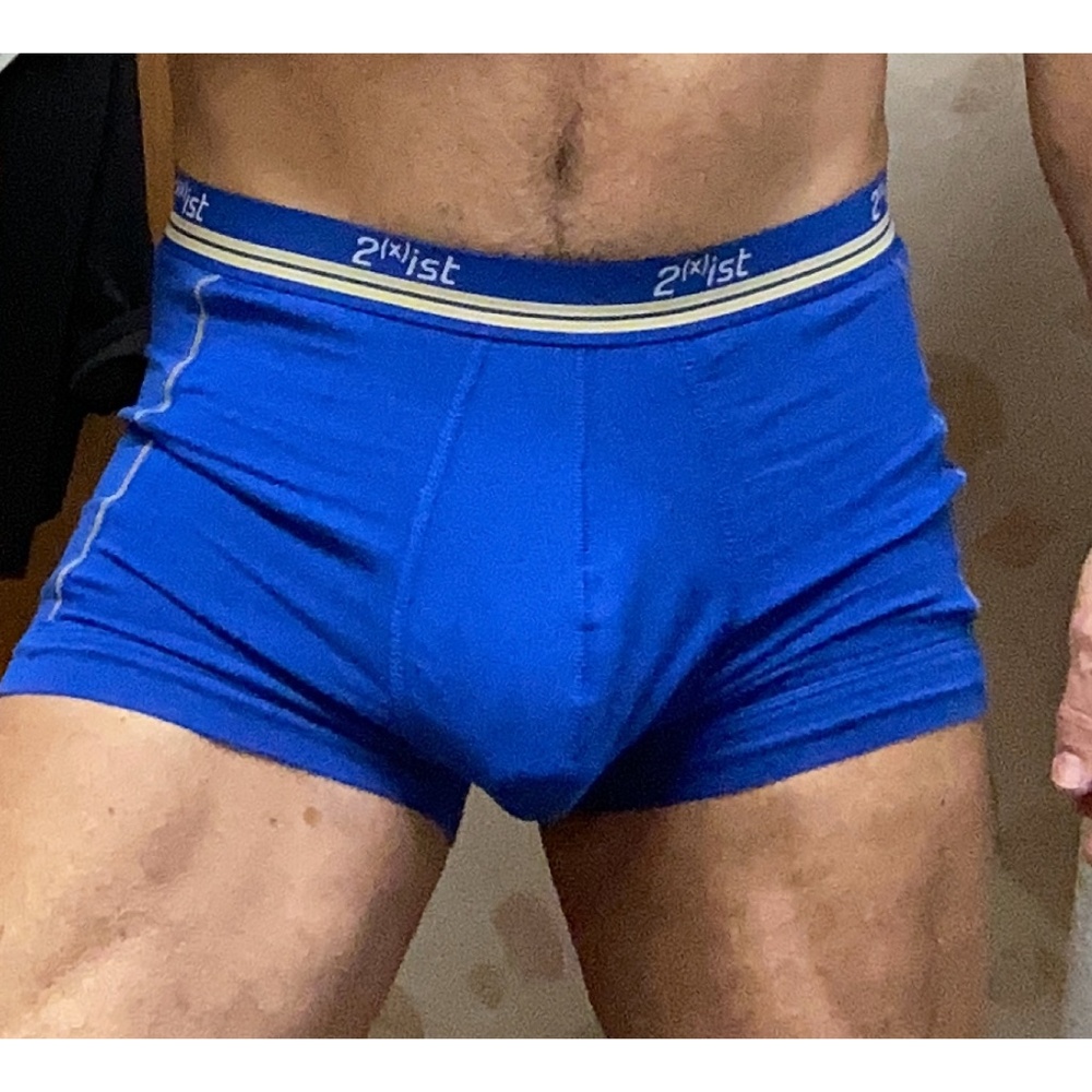 2Xist, blue with yellow pin stripe trunk, medium